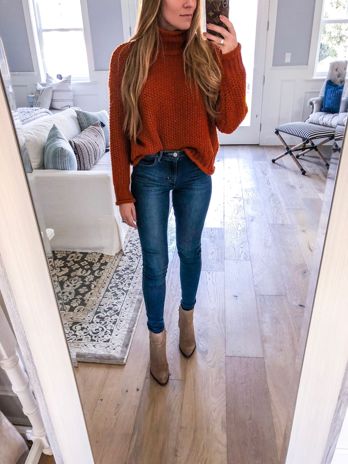 Cozy Chic: Skinny Jeans with a Chunky Turtleneck and Ankle Boots — Outfits for Skinny Girls