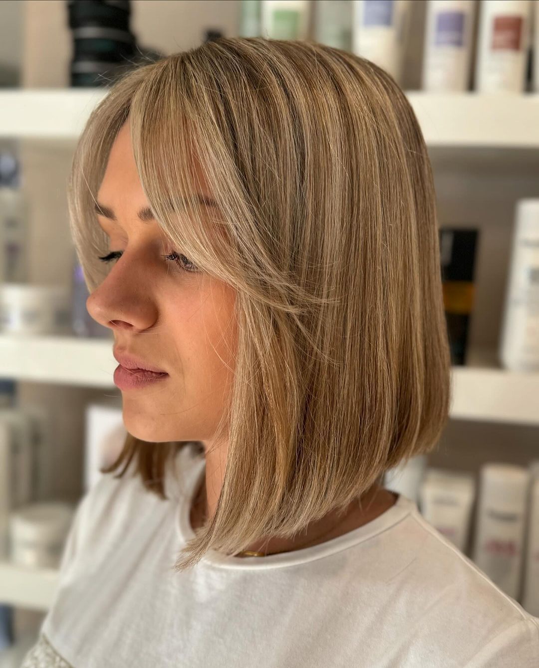Effortless Honey Blonde Bob With Wavy Texture Effortless Honey Blonde Bob With Wavy Texture — Bob with Curtain Bangs