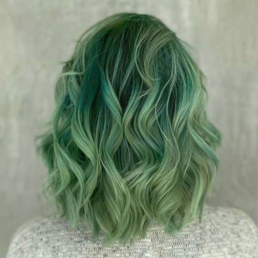 Wavy Collarbone Bob — Pastel Green Hair
