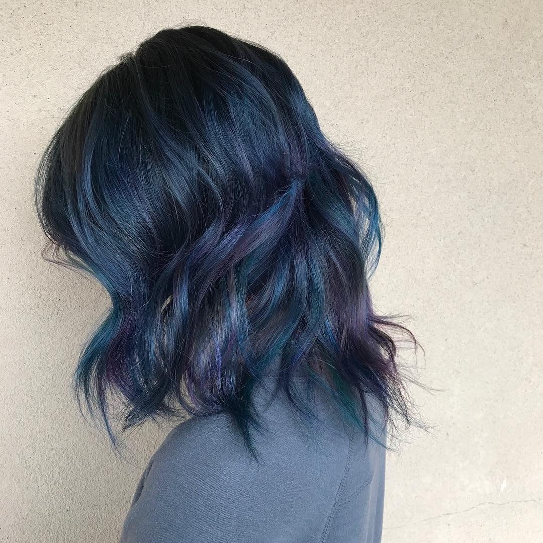 Collarbone Wavy Blowout With Teal Undertones — Dark Blue Hair