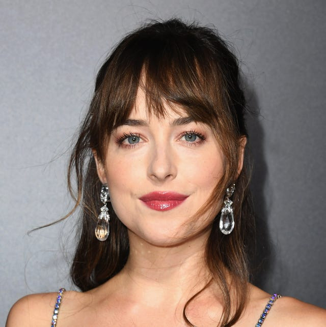 Shoulder Length Waves With Curtain Bangs — Hairstyles for Growing Out Bangs