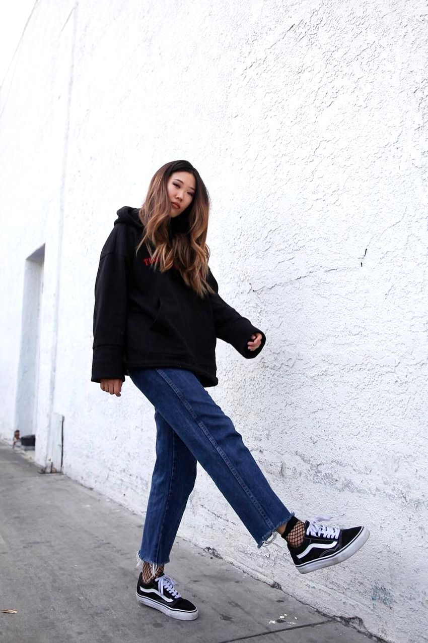 Relaxed Hoodie and Straight Jeans with Fishnet Socks and Vans Relaxed Hoodie and Straight Jeans with Fishnet Socks and Vans — Vans Outfits