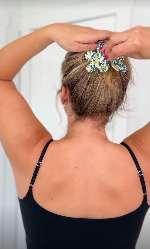 Blonde Messy Bun With Floral Clip — Claw Clip Hairstyles