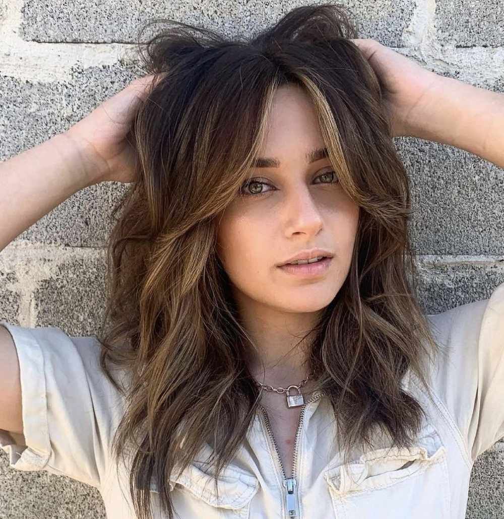 Caramel Highlighted Lob With Curtain Bangs Caramel Highlighted Lob With Curtain Bangs — Medium Haircuts