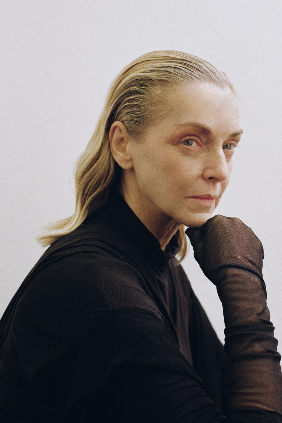 Ash Blonde Wet Look Collarbone Waves Ash Blonde Wet Look Collarbone Waves — Hair Color for Older Women