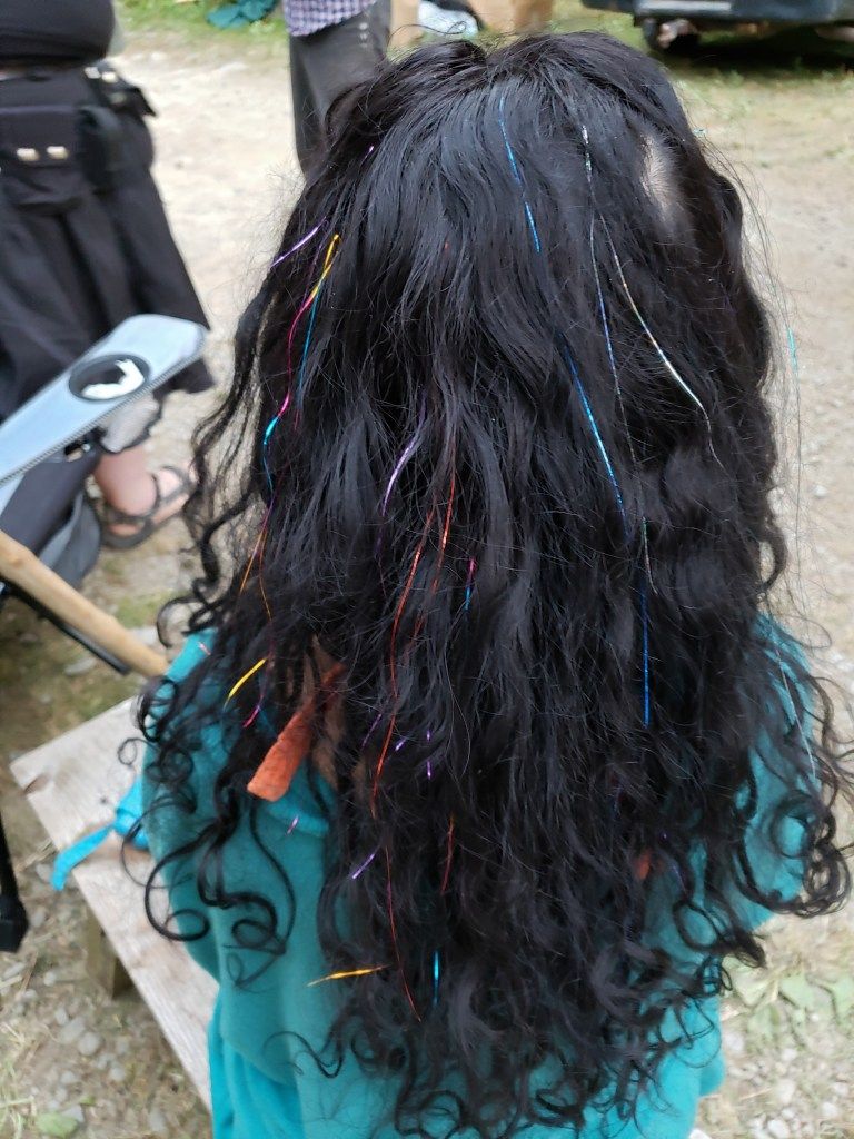 Black Base With Multi-Colored Tinsel Visual Idea — Hair Tinsel