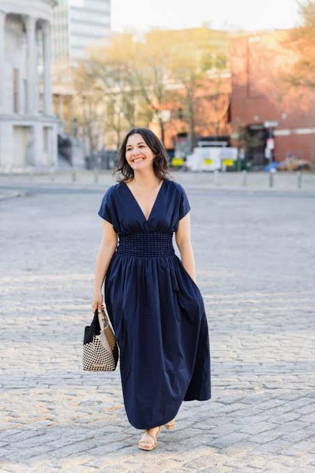 Relaxed Navy Blue Midi Dress with Smocked Waist Relaxed Navy Blue Midi Dress with Smocked Waist — Graduation Party Outfits