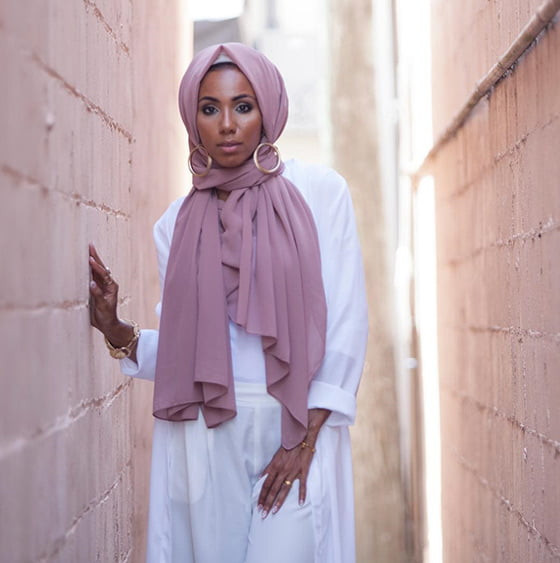 White Trousers Outfit Idea — Hijab Outfits