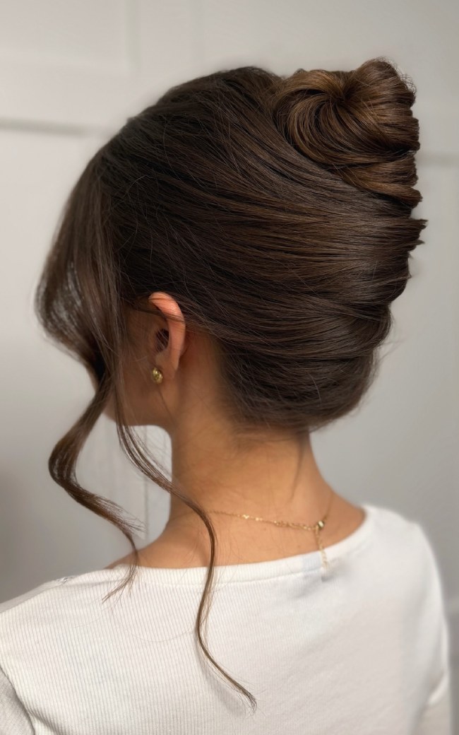 Smooth Dark Brown Sculpted Twist Smooth Dark Brown Sculpted Twist — French Twist