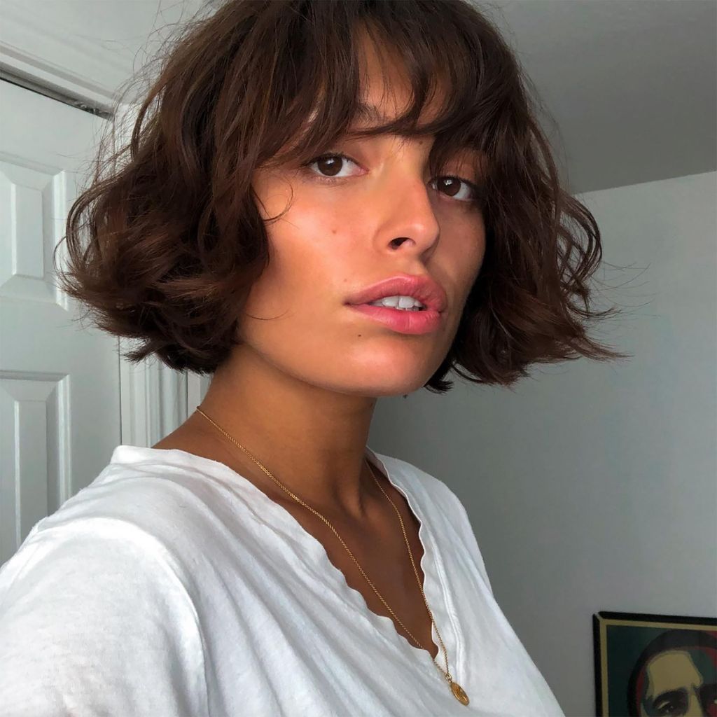 Chin Wavy Bob With Curtain Bangs — French Bob