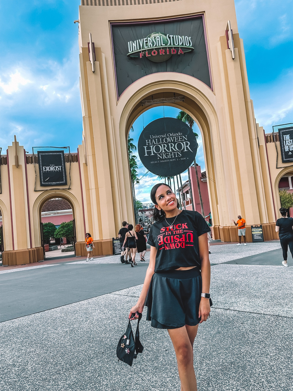 Graphic Tee and Shorts for Casual Theme Park Comfort — Orlando Outfits