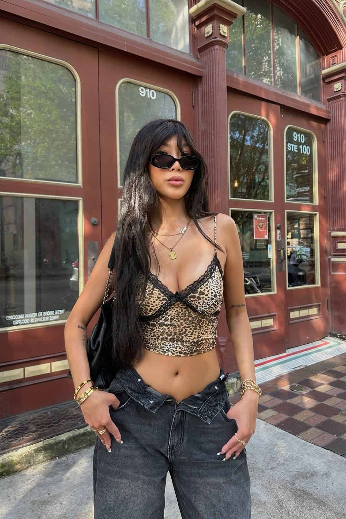 Outfit Idea — Low Rise Jeans Outfits