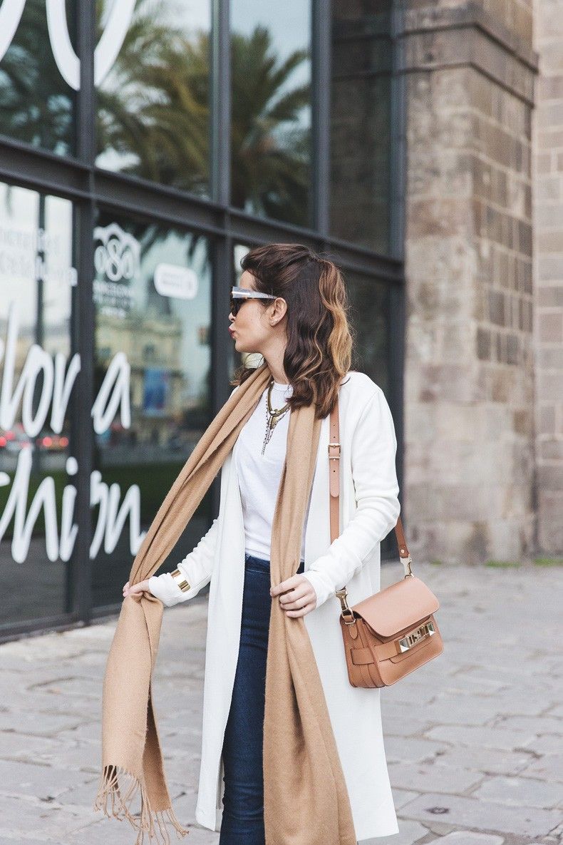 Cozy Knit Cardigan and Jeans for Casual Outings — Barcelona Outfits