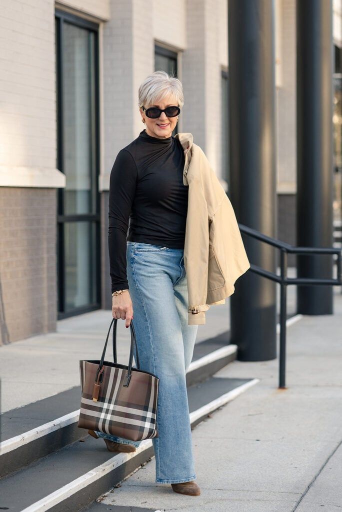 Casual Chic: Turtleneck, Wide-Leg Jeans, and Plaid Tote with Oval Sunglasses — Oval Sunglasses Outfits