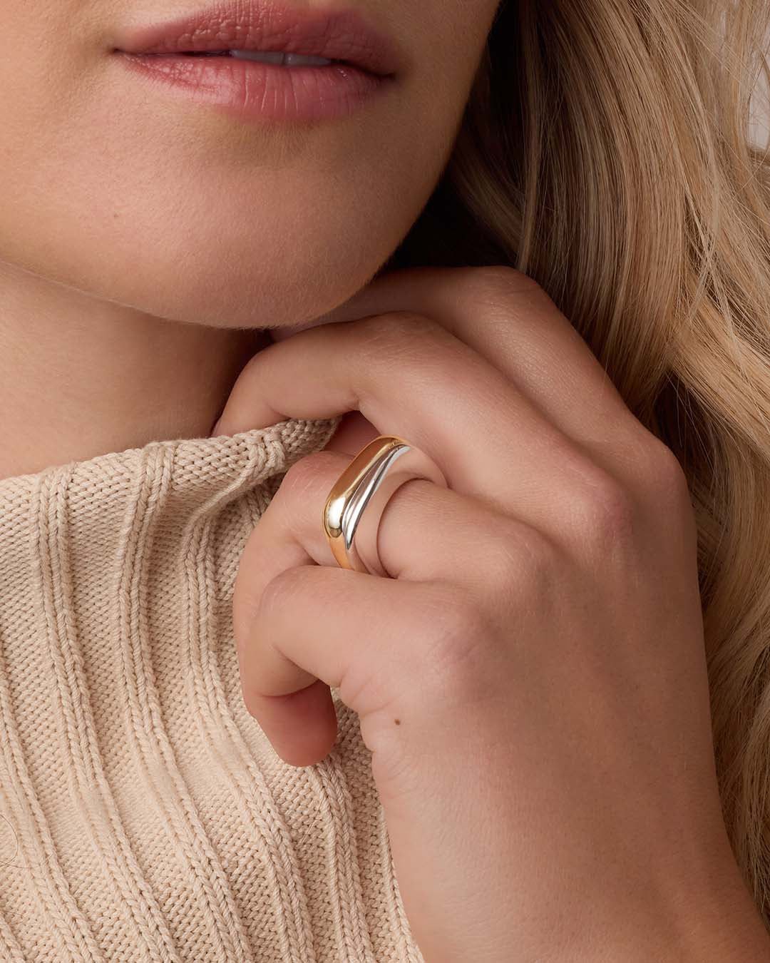 Two-Tone Chunky Ring with Beige Knit Sweater — Chunky Rings