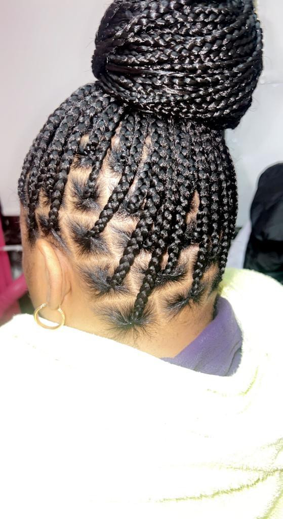 Voluminous High Bun From Shoulder Length — Knotless Braids Updo
