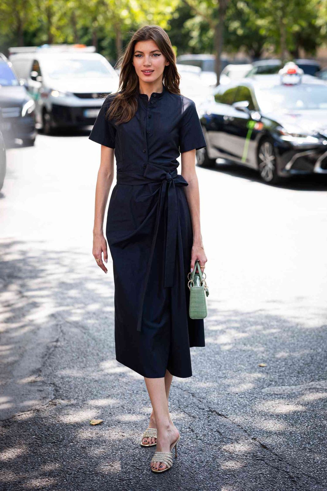 Navy Shirtdress with Tie Waist and Green Handbag for an Interview Navy Shirtdress with Tie Waist and Green Handbag for an Interview — Interview Dresses