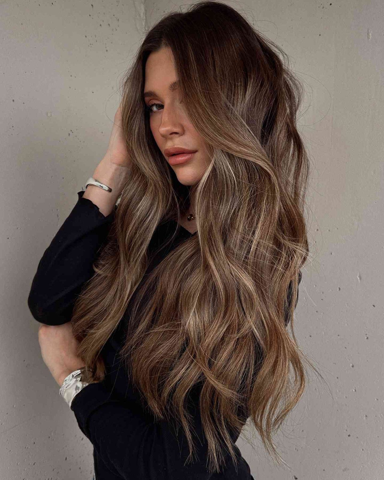 Thick Wavy Mid-Back Dirty Blonde With Dimension Thick Wavy Mid-Back Dirty Blonde With Dimension
