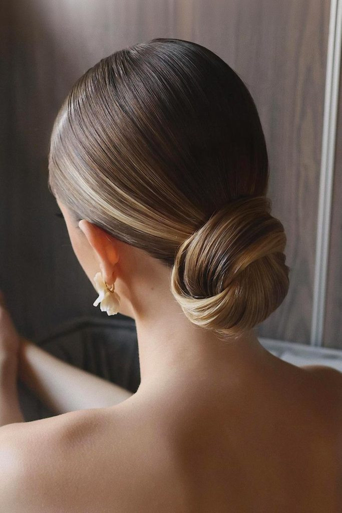 Fine Hair Sleek Low Bun Fine Hair Sleek Low Bun — Homecoming Updos