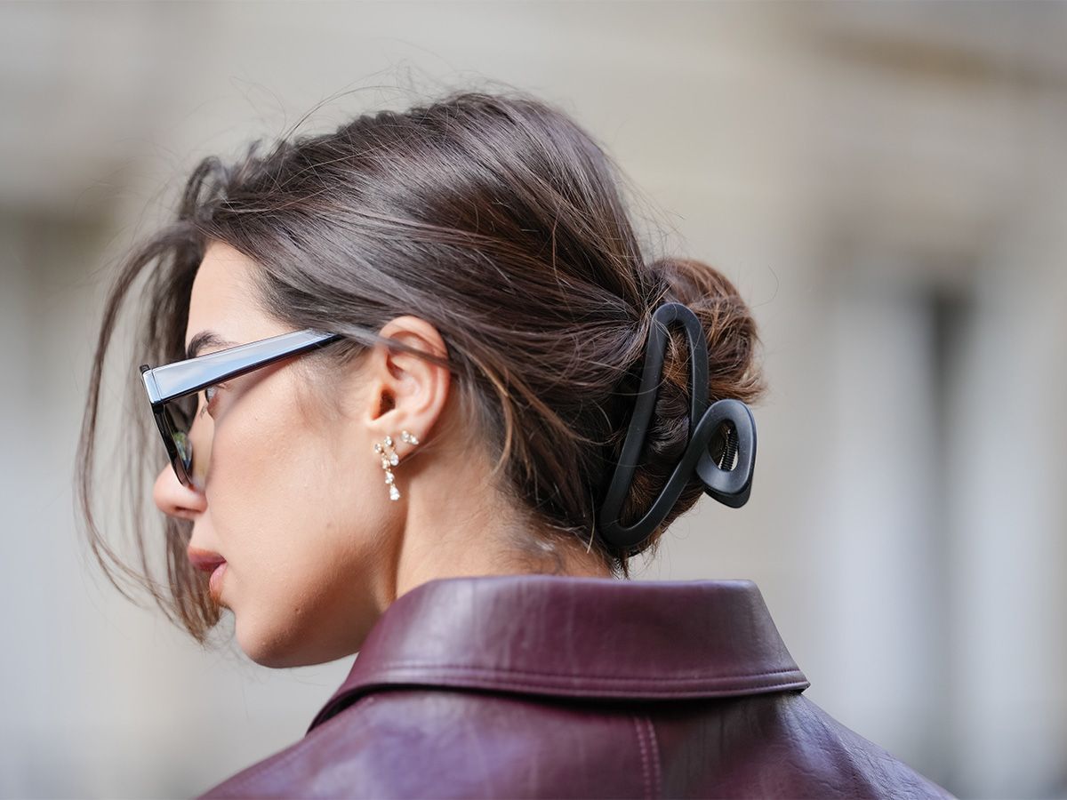 Sleek Low Bun With Matte Black Clip — Claw Clip Hairstyles