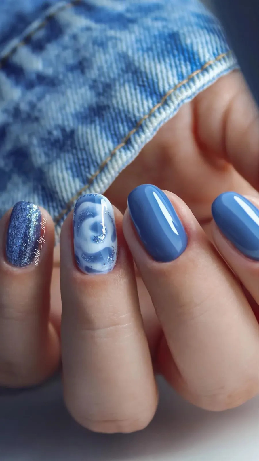 Swirl and Glitter Glossy Blue Short Nails Swirl and Glitter Glossy Blue Short Nails — Denim Nails