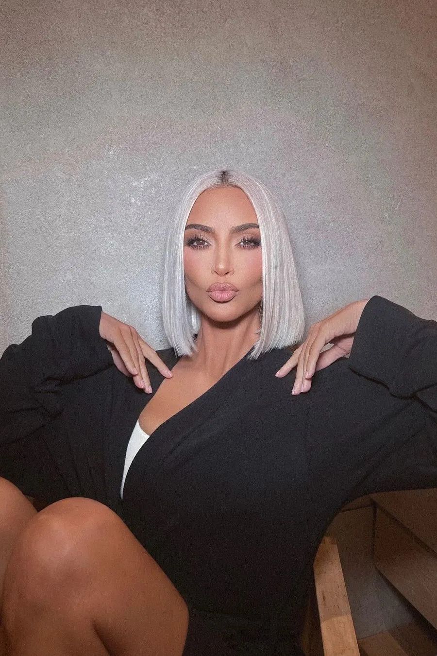 Sharp Platinum Blonde Bob — Photoshoot Hairstyles