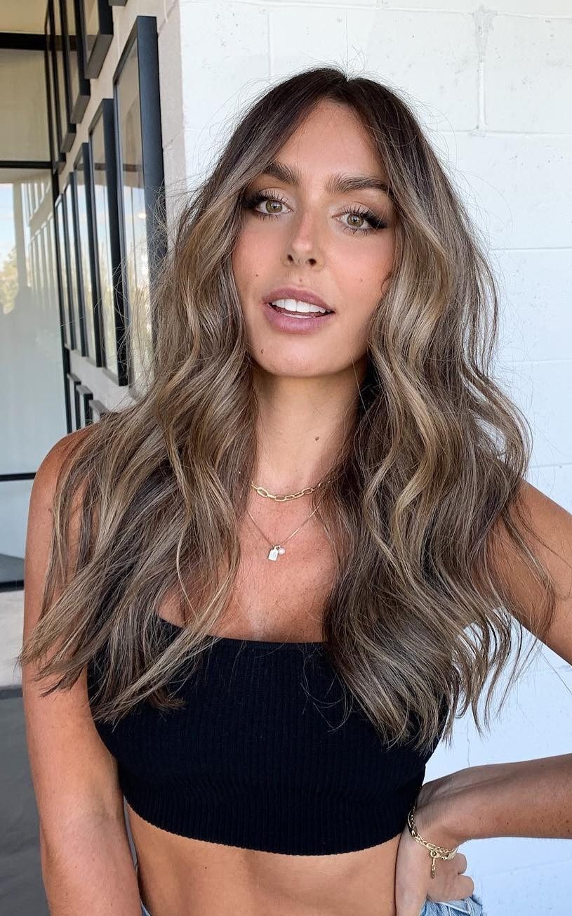 Mid-Back Visual Idea — Dimensional Brunette