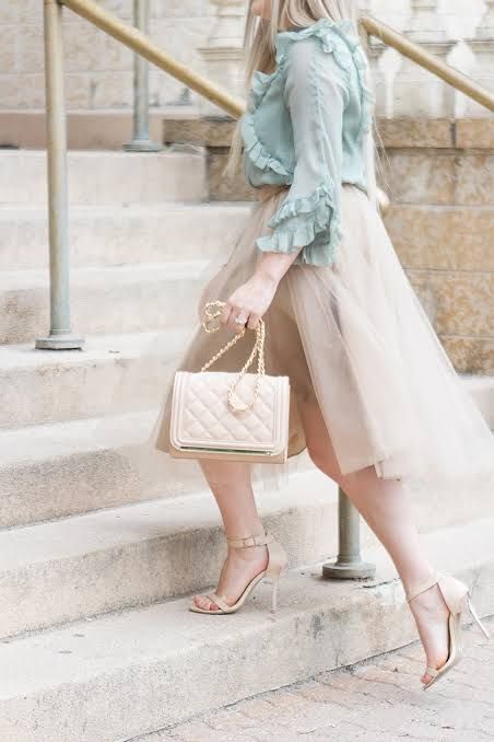 Soft Feminine Daytime: Beige Tulle Skirt with a Ruffled Blouse — Tulle Skirt Outfits