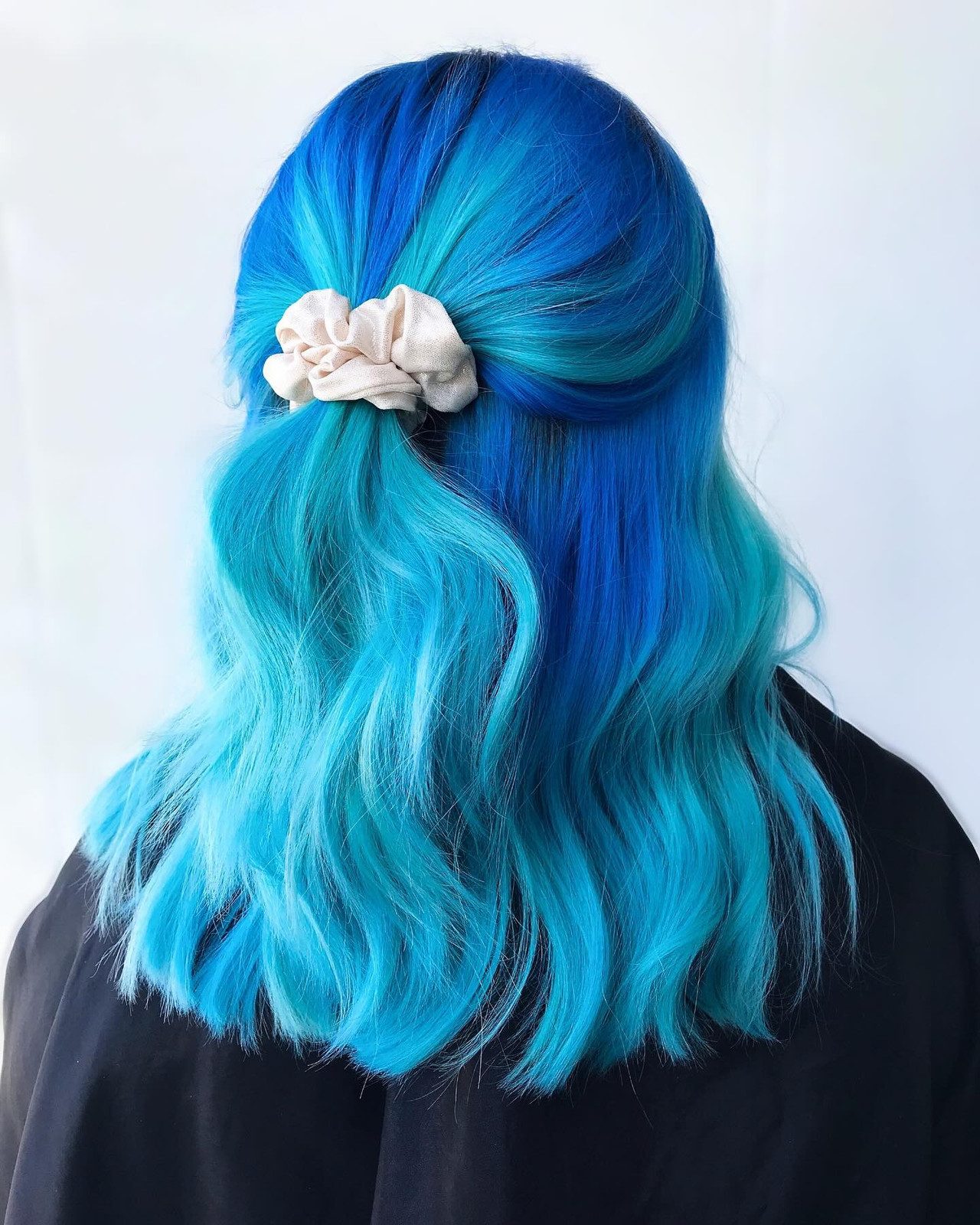 Mid-Back Wavy Gradient Blue To Turquoise — Turquoise Hair