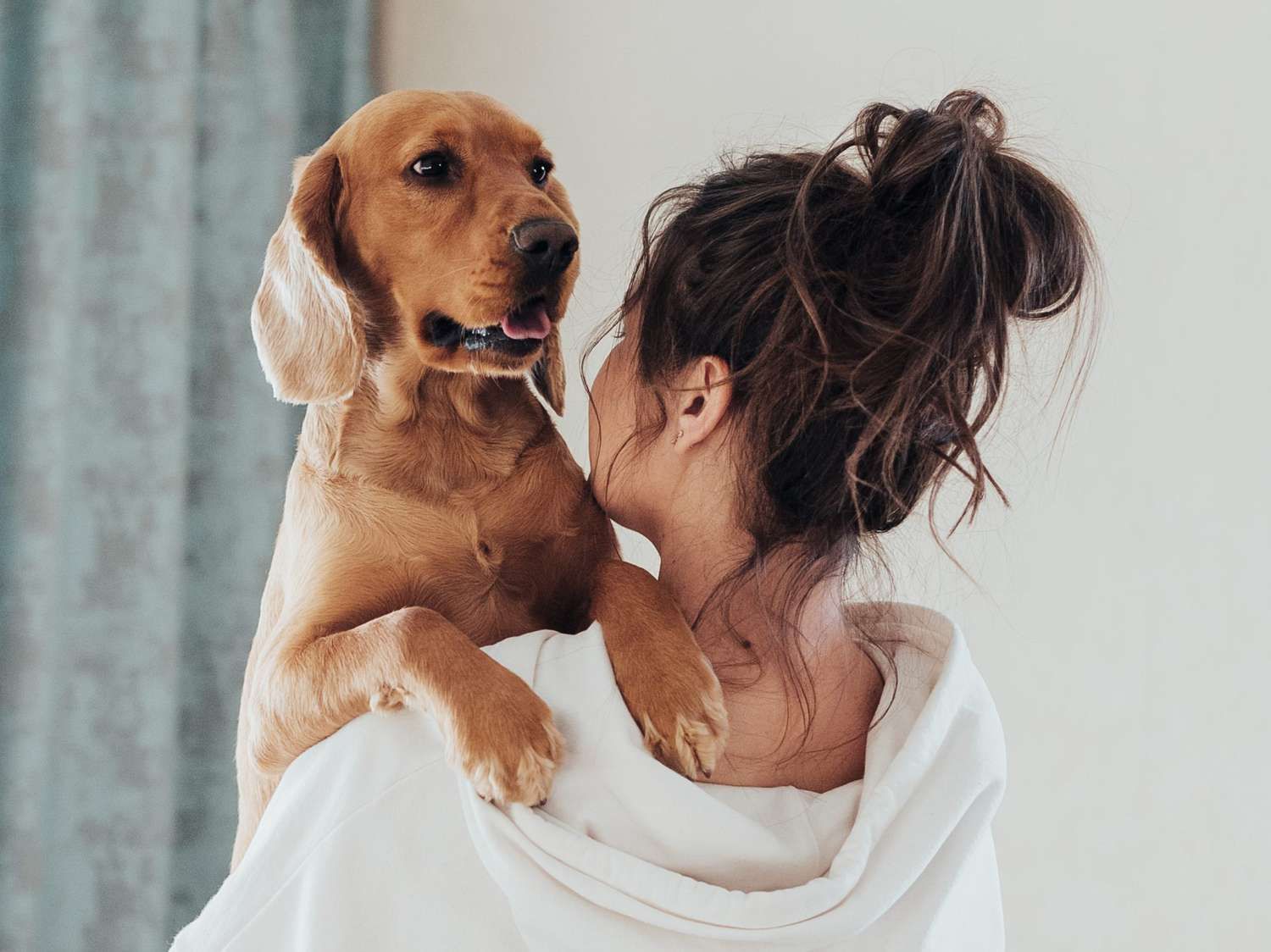 Collarbone Messy Bun With Wispy Bangs Collarbone Messy Bun With Wispy Bangs — Second Day Hairstyles