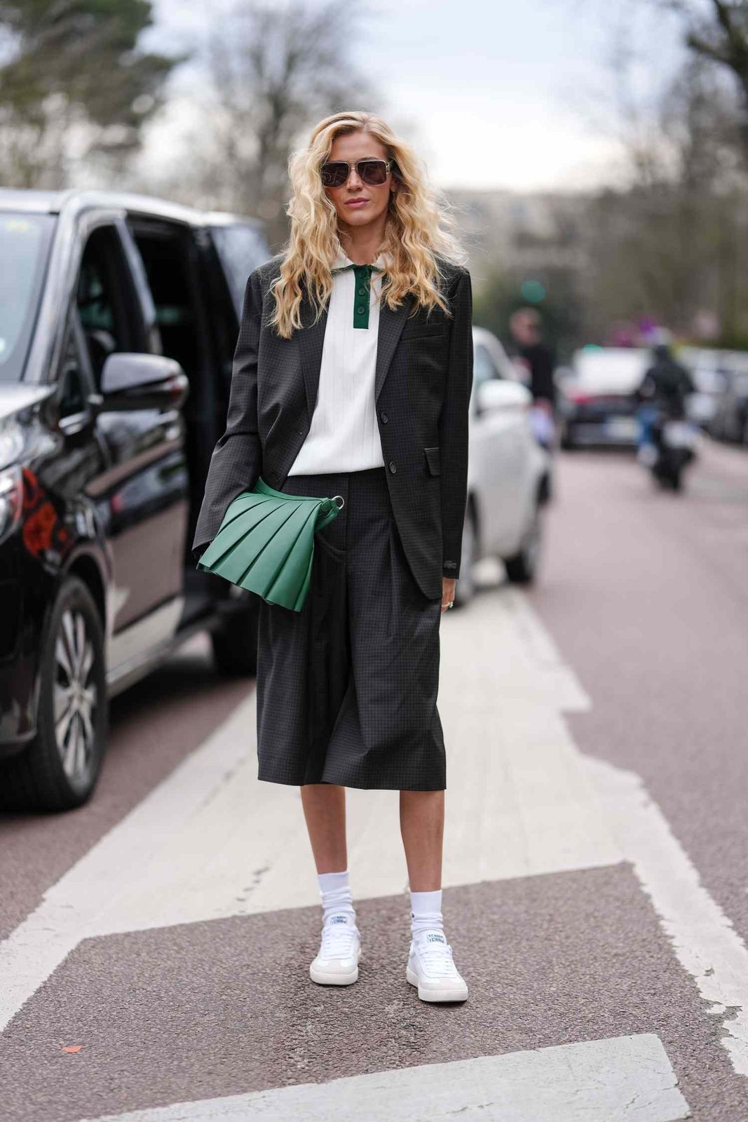 30 White Sneaker Outfits for Every Fashion Aesthetic