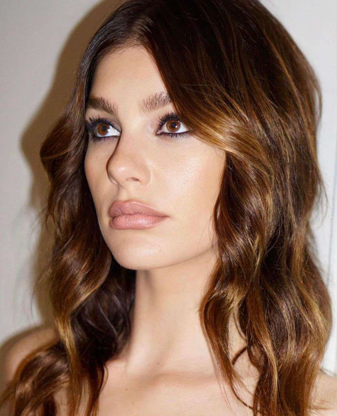 Collarbone Medium Brown With Copper and Golden Highlights Collarbone Medium Brown With Copper and Golden Highlights — Hair Color for Warm Skin Tone