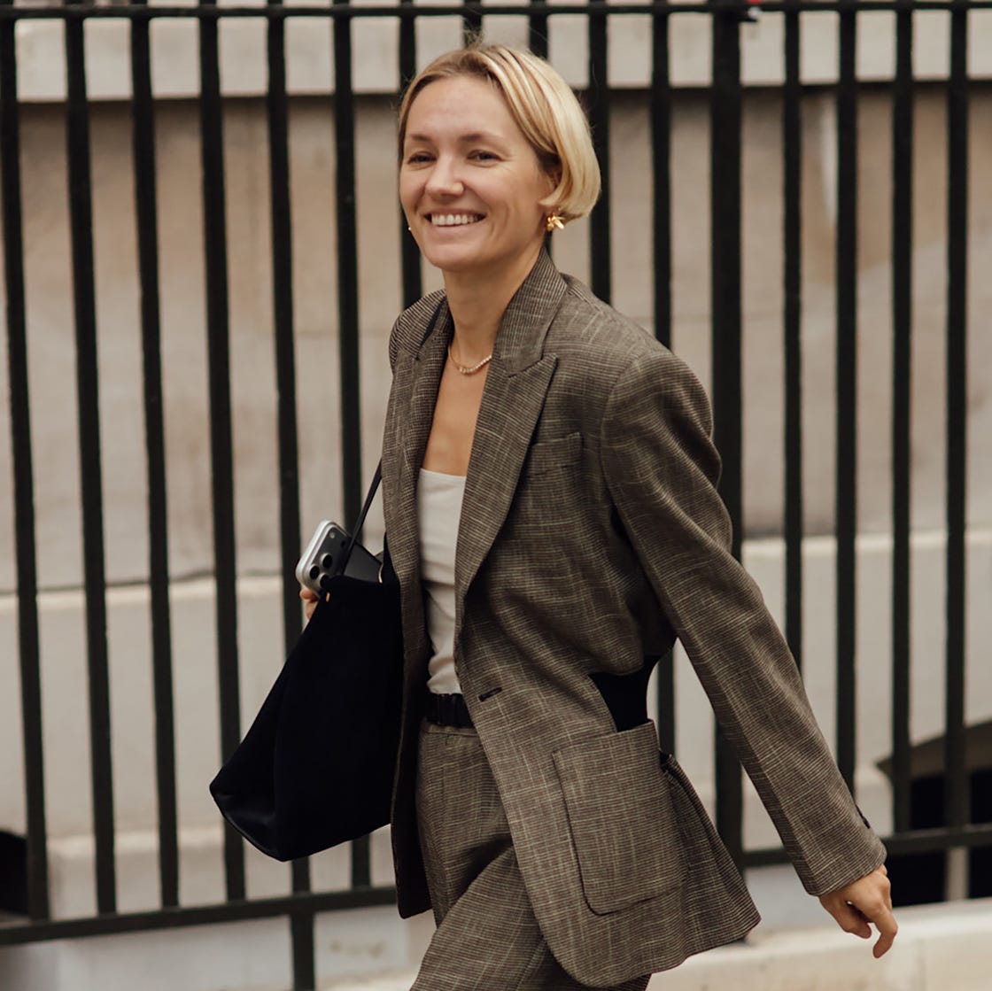 Sharp Angled Ash Blonde Bob — Preppy Hairstyles