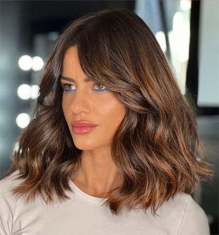 Collarbone Shag with Caramel Highlights Collarbone Shag with Caramel Highlights — Haircuts for Diamond Faces