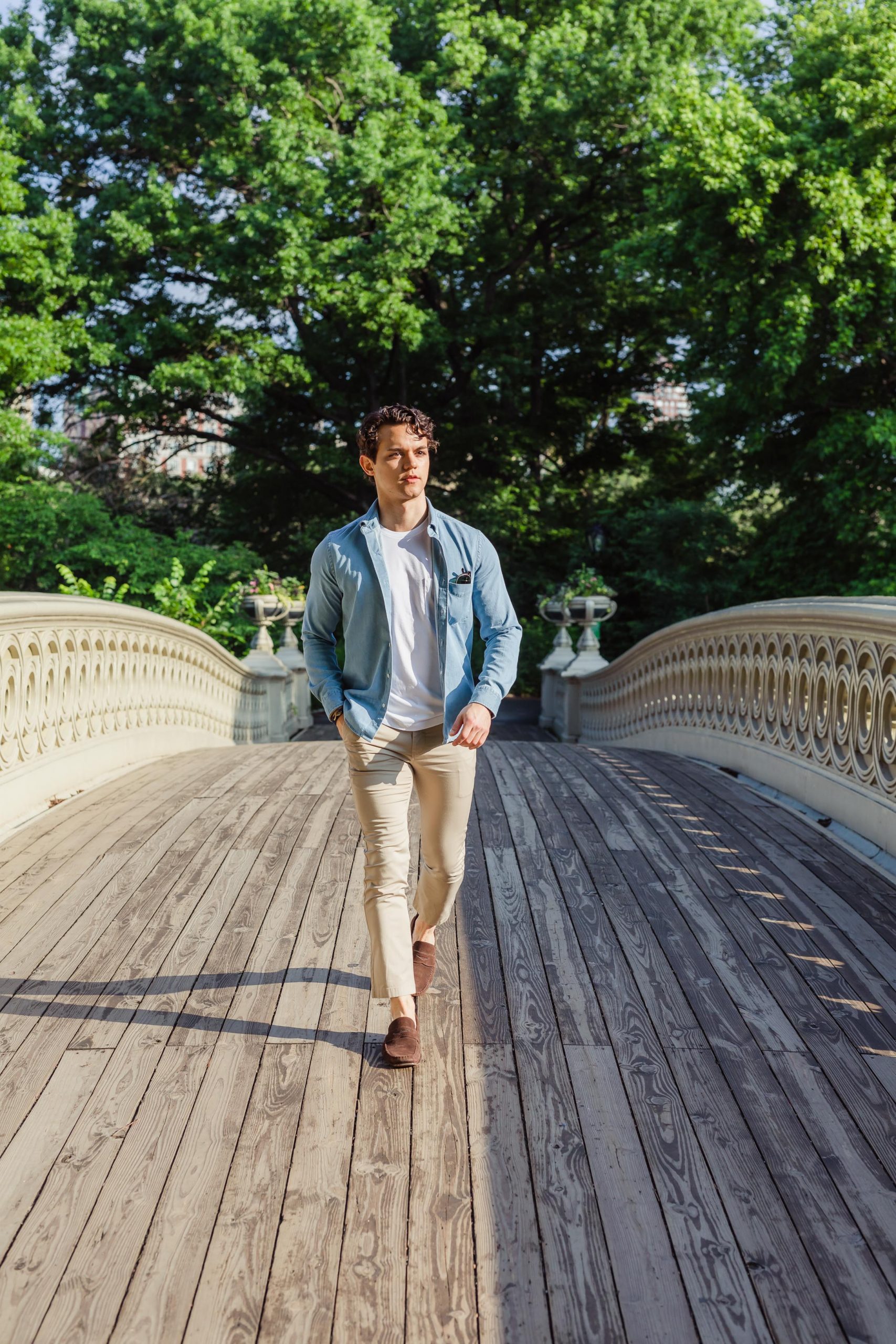 Layered Blue Shirt and Tee with Slim Beige Pants for Travel Layered Blue Shirt and Tee with Slim Beige Pants for Travel — Mens Vacation Outfits