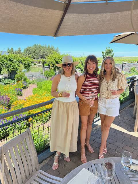Mixed Textures: Skirt, Shorts, and Blouse for a Group Wine Tasting Mixed Textures: Skirt, Shorts, and Blouse for a Group Wine Tasting — Wine Tasting Outfits