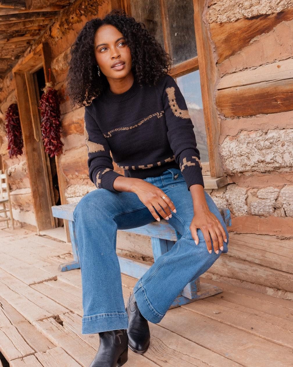Knit Sweater and Wide-Leg Jeans with Black Cowboy Boots Knit Sweater and Wide-Leg Jeans with Black Cowboy Boots — Cowboy Boots with Jeans Outfits