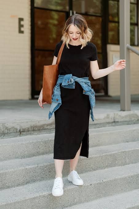 Black Tee Dress with Tied Denim Jacket and Tote Black Tee Dress with Tied Denim Jacket and Tote — T Shirt Dress Outfits