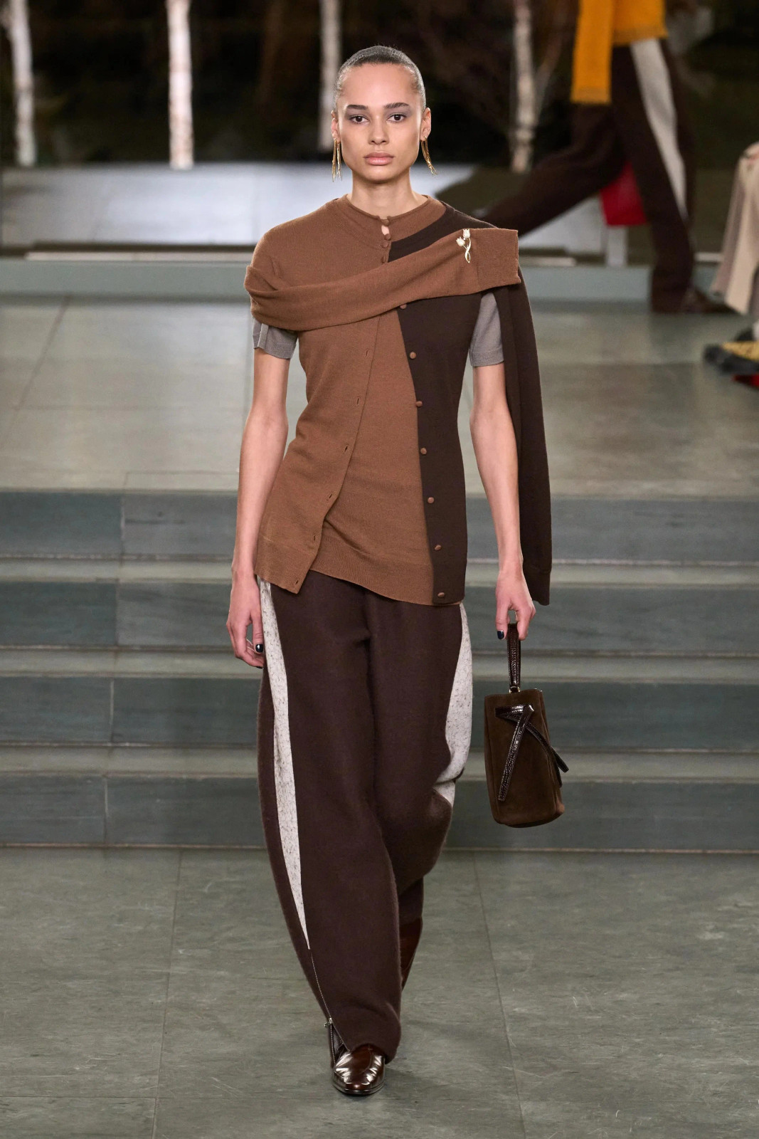 Layered Knitwear with a Shoulder-Pinned Gold Brooch Layered Knitwear with a Shoulder-Pinned Gold Brooch — Brooch Outfits
