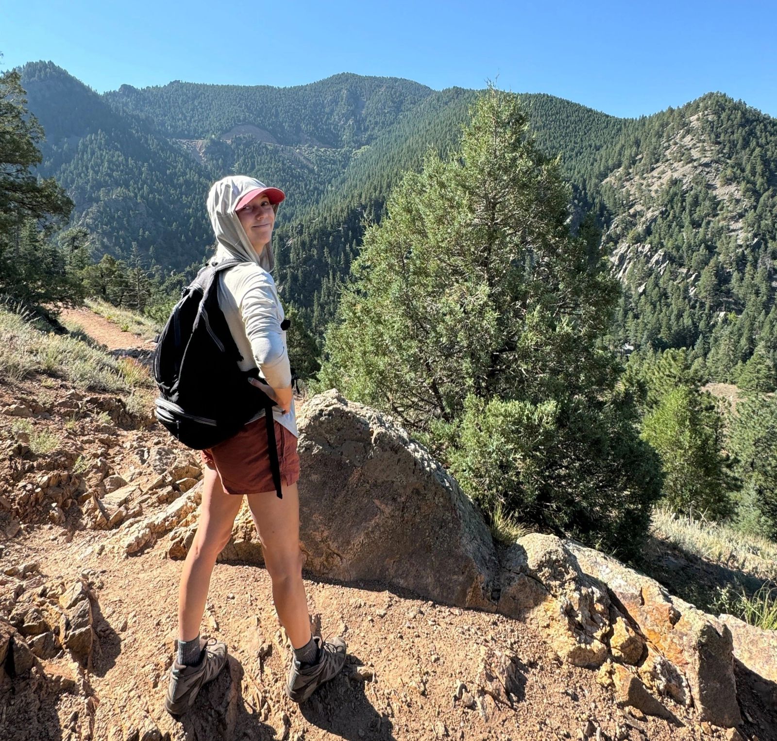 Mountain Trail: Hooded Shirt and Hiking Boots Mountain Trail: Hooded Shirt and Hiking Boots — National Park Outfits