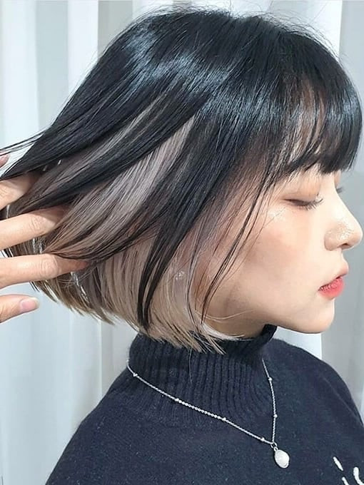 Graphic Bob With Blunt Bangs and Blonde Panels — Two Tone Hair