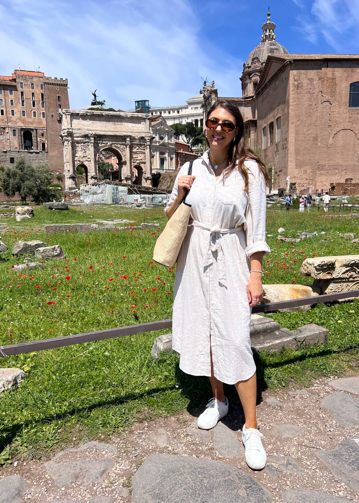 Beige Linen Shirt Dress for Comfortable Sightseeing Beige Linen Shirt Dress for Comfortable Sightseeing — Rome Outfits