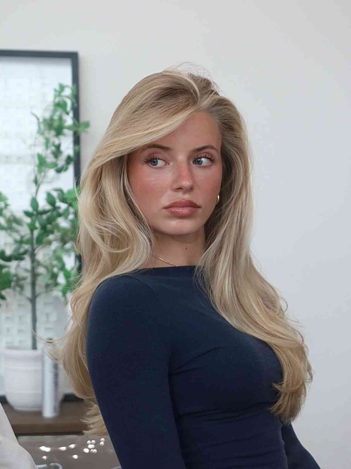 Mid-Back Clean Beige Blonde Blowout