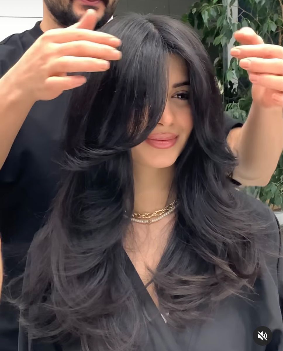 Should I get a butterfly cut? Grew out my hair and it seems so greasy and flat now. : r/longhair