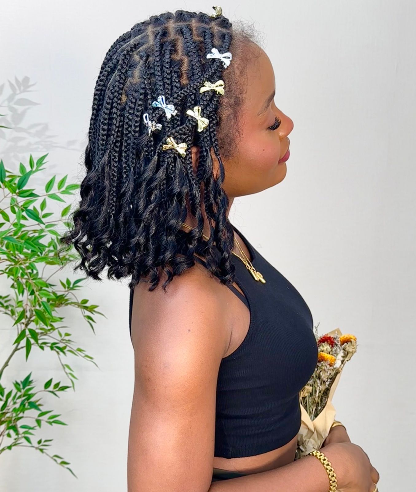 Bob With Knotless Braids and Clips Bob With Knotless Braids and Clips — Braids with Curly Ends