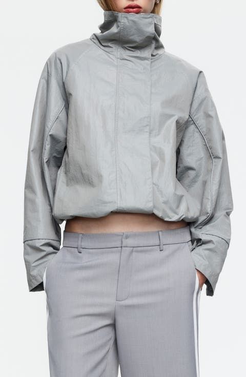 Grey Cropped High-Neck Windbreaker with Striped Trousers Grey Cropped High-Neck Windbreaker with Striped Trousers — Windbreaker Outfits