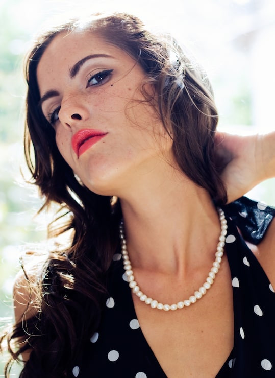 Classic Pearl Necklace with Black and White Polka Dot Dress Classic Pearl Necklace with Black and White Polka Dot Dress — Pearl Necklace Outfits