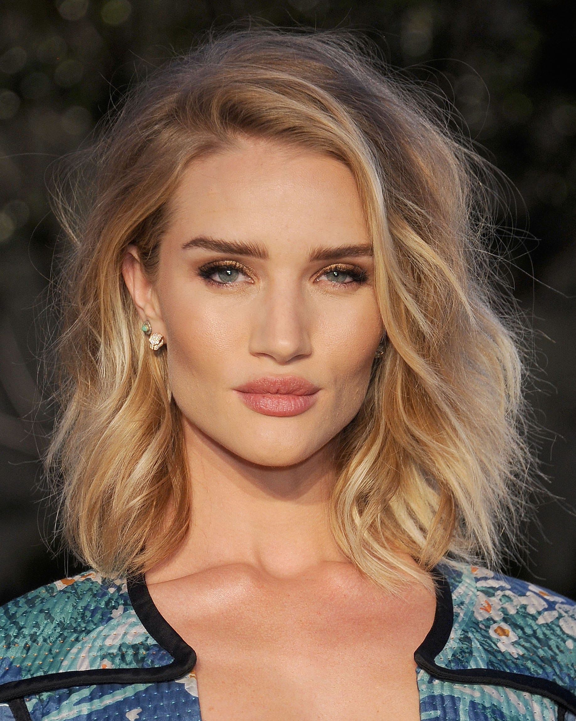 Ash Blonde Wavy Bob — Hairstyles for Medium Hair