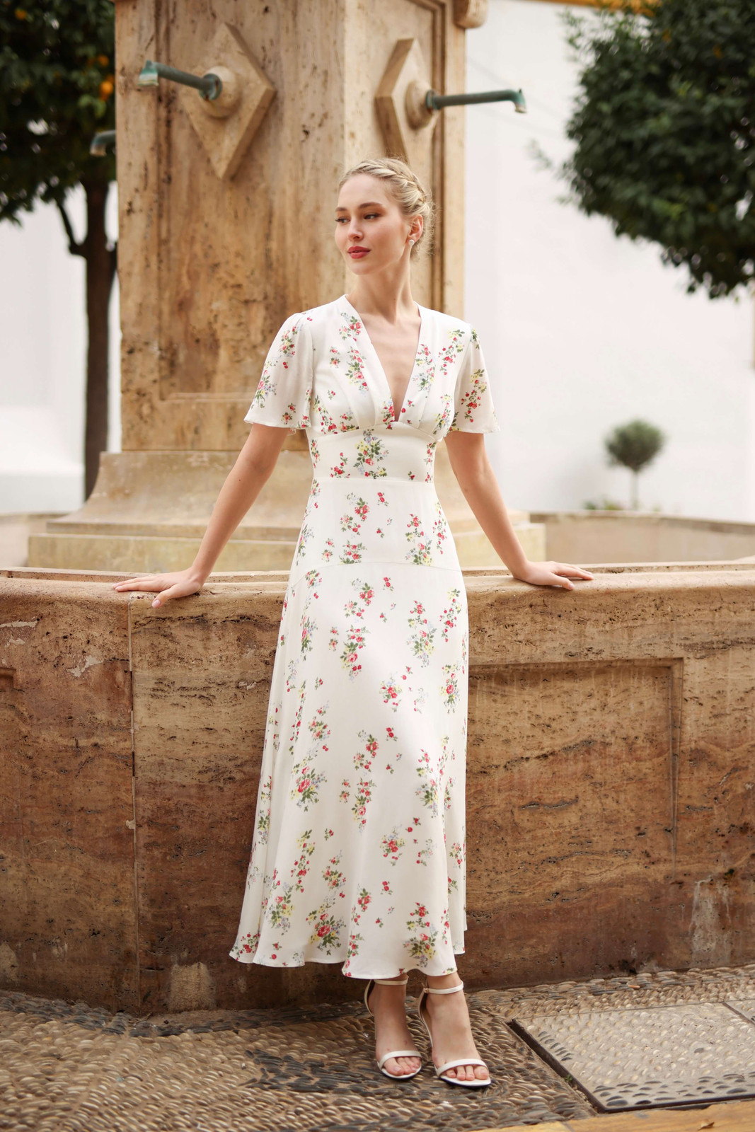 Floral Print Maxi Dress with Flowing A-Line Silhouette Floral Print Maxi Dress with Flowing A-Line Silhouette — Cocktail Attire Outfits