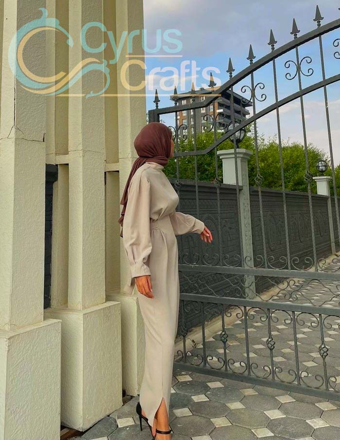 Beige Dress with Side Slit for a Modern Casual Look Beige Dress with Side Slit for a Modern Casual Look — Casual Hijab Outfits